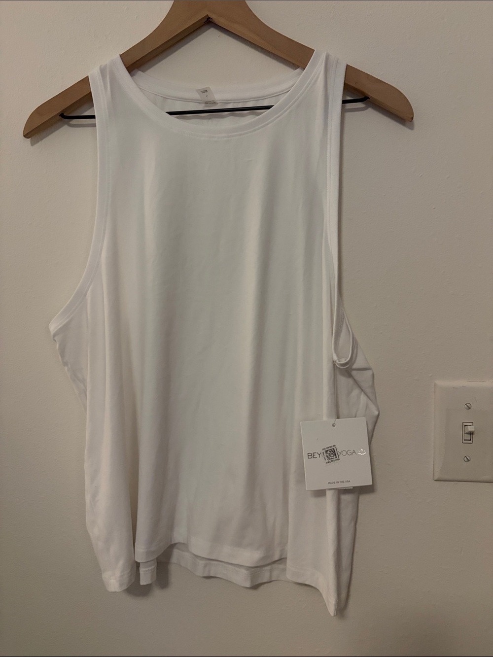 Beyond Yoga White Women's Relaxed Tank Top